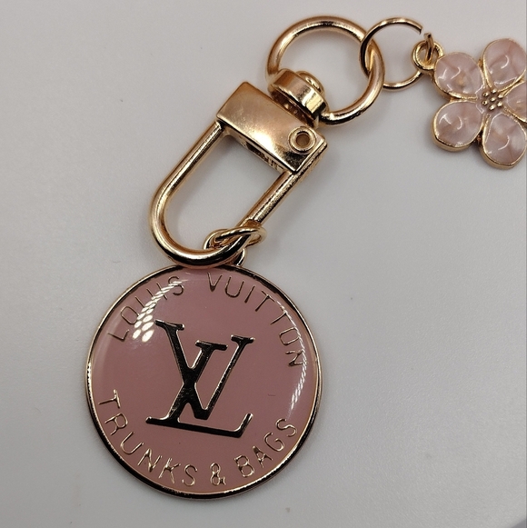 Louis Vuitton Zipper Pull, Authentic. Light Pink, 25mm - Picture 7 of 9